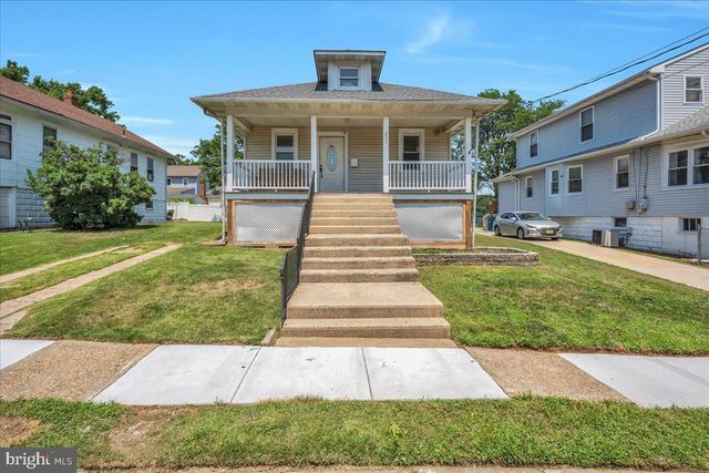 211 S CEDAR AVE, Maple Shade, NJ 08052