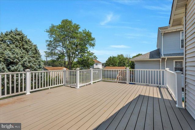 211 S CEDAR AVE, Maple Shade, NJ 08052