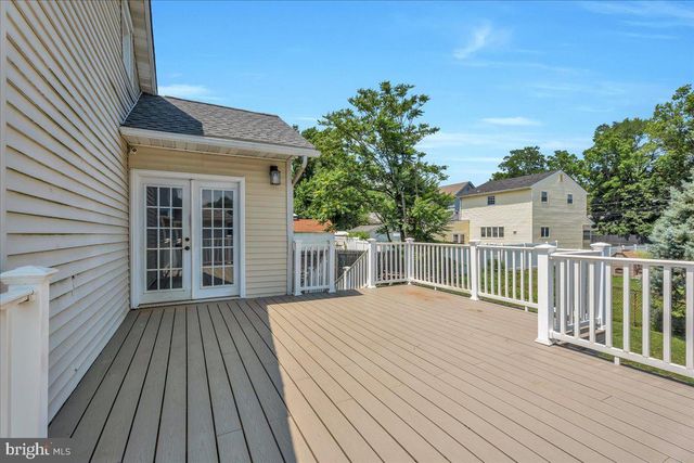 211 S CEDAR AVE, Maple Shade, NJ 08052