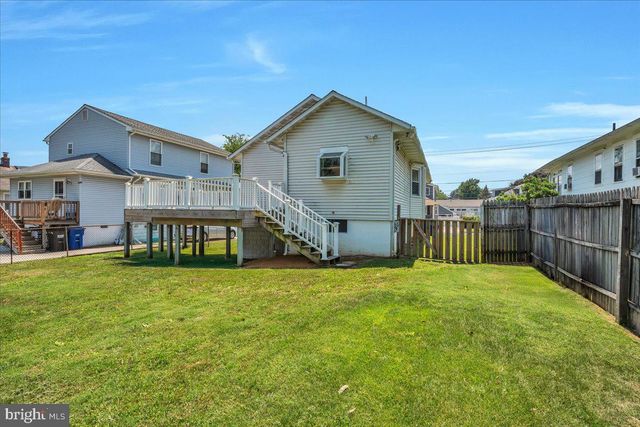 211 S CEDAR AVE, Maple Shade, NJ 08052