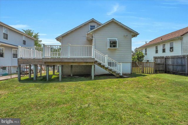 211 S CEDAR AVE, Maple Shade, NJ 08052