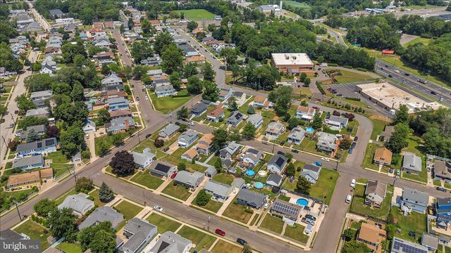 211 S CEDAR AVE, Maple Shade, NJ 08052
