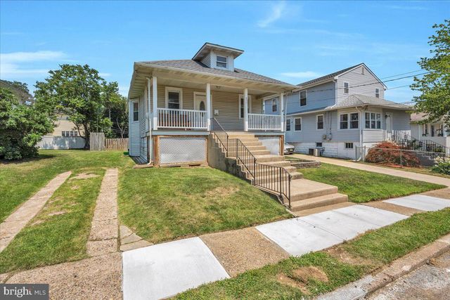 211 S CEDAR AVE, Maple Shade, NJ 08052