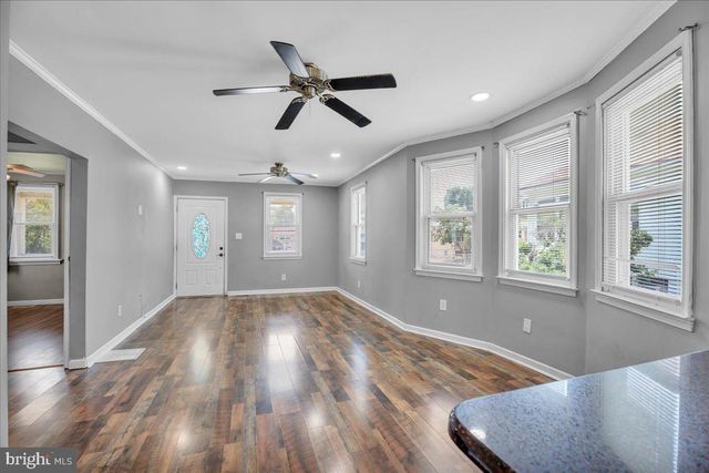 211 S CEDAR AVE, Maple Shade, NJ 08052