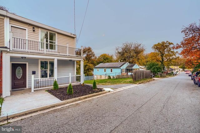 17 TUNIC AVE, Capitol Heights, MD 20743