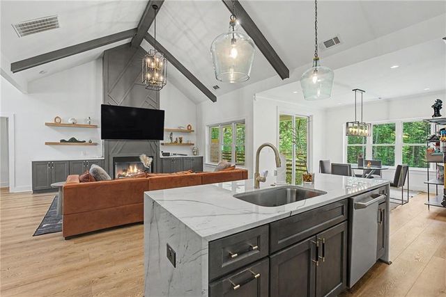 376 Hunnicutt Road SE, Mableton, GA 30126