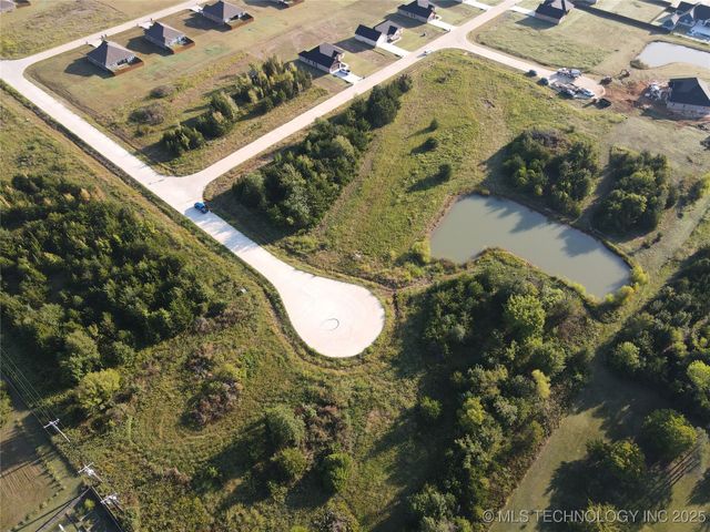 47 Royal Oak Circle, Durant, OK 74701