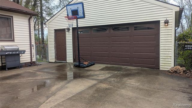 366 Linda Vista Drive, Pontiac, MI 48342