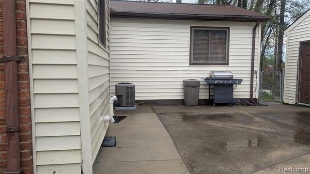 366 Linda Vista Drive, Pontiac, MI 48342