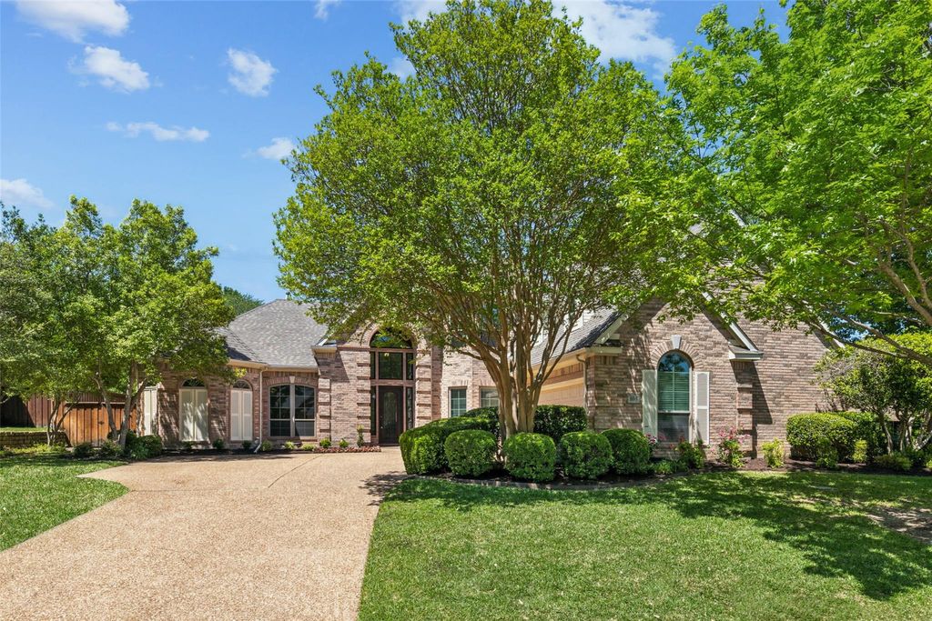 805 Parkwood CT, Mckinney, TX 75072