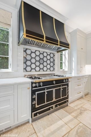 145 Oxford Road, Kenilworth, IL 60043