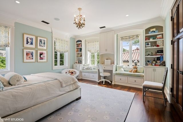 145 Oxford Road, Kenilworth, IL 60043