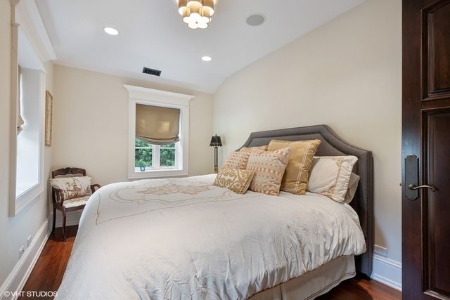 145 Oxford Road, Kenilworth, IL 60043