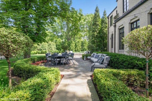 145 Oxford Road, Kenilworth, IL 60043