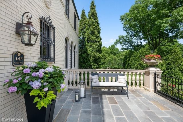 145 Oxford Road, Kenilworth, IL 60043