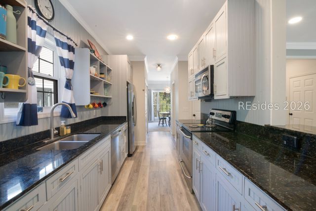 14 Peregrine Dr, Hilton Head Island, SC 29926