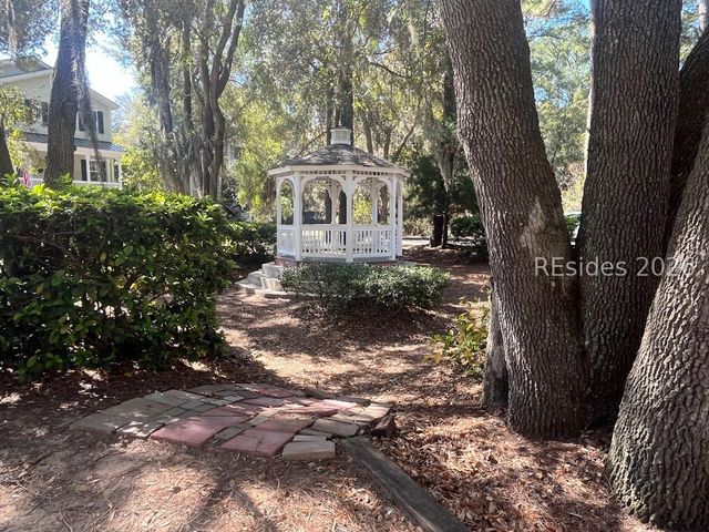 14 Peregrine Dr, Hilton Head Island, SC 29926