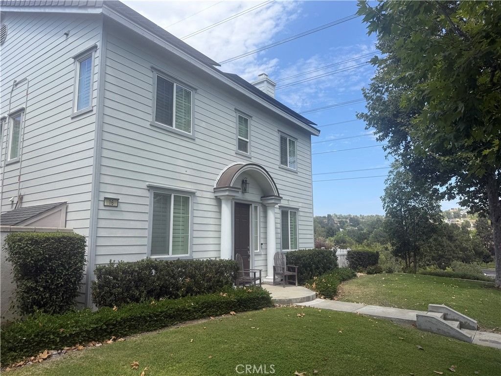 Image 2 of property listing at 16 Bower Lane, Mission Viejo, CA 92694