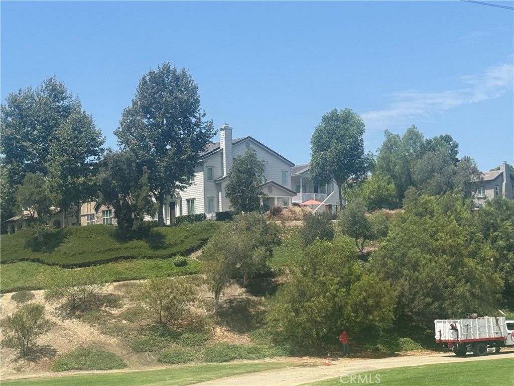 Image 5 of property listing at 16 Bower Lane, Mission Viejo, CA 92694