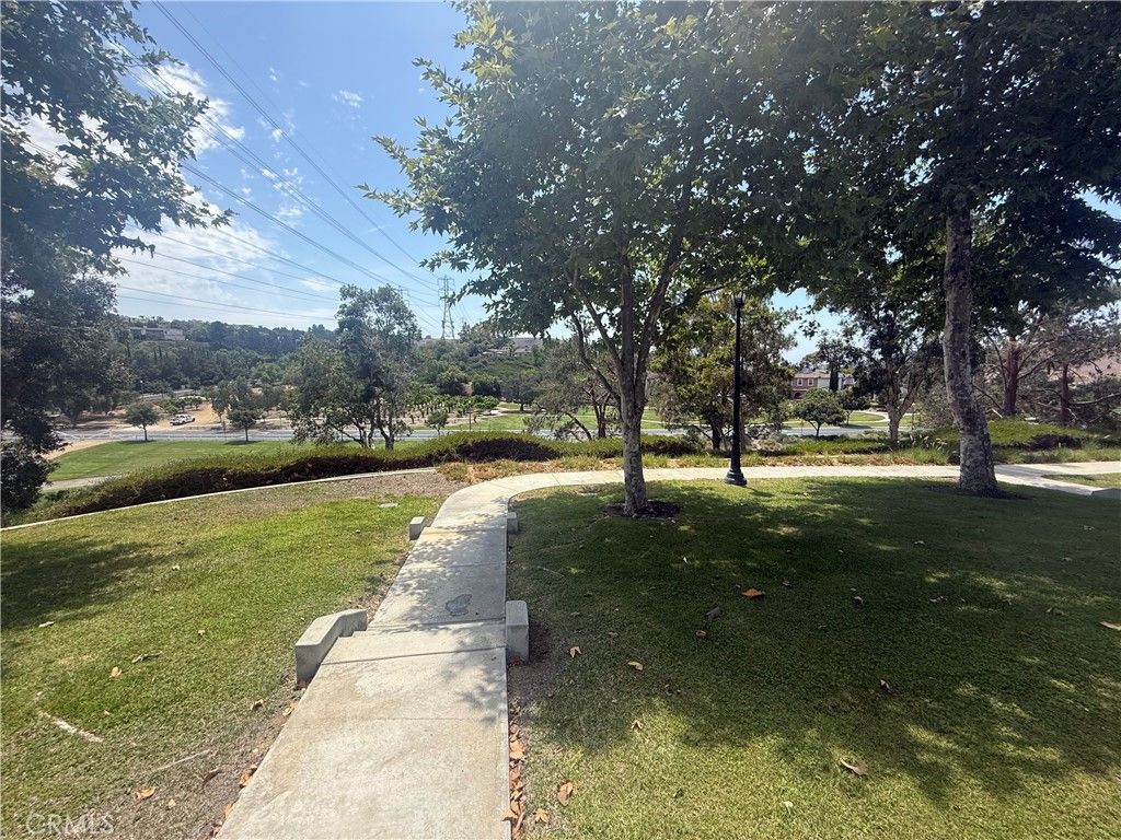 Image 7 of property listing at 16 Bower Lane, Mission Viejo, CA 92694