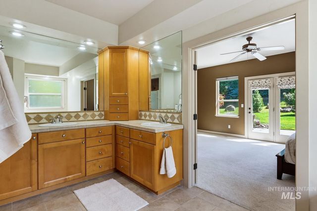 1164 S Island Glenn Way, Eagle, ID 83616