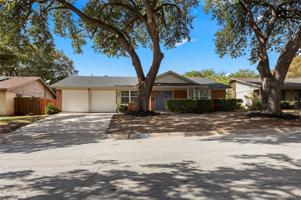 2712 Larkin Avenue, Fort Worth, TX 76133 — exterior