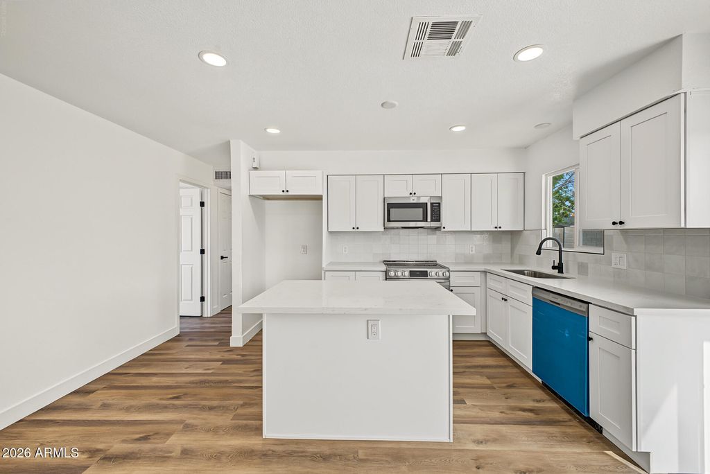 10819 W TURNEY Avenue, Phoenix, AZ 85037 — photo 4