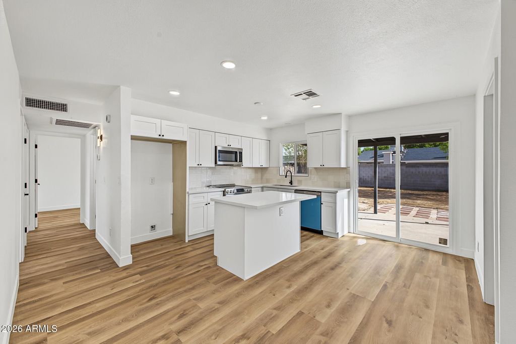 10819 W TURNEY Avenue, Phoenix, AZ 85037 — photo 5