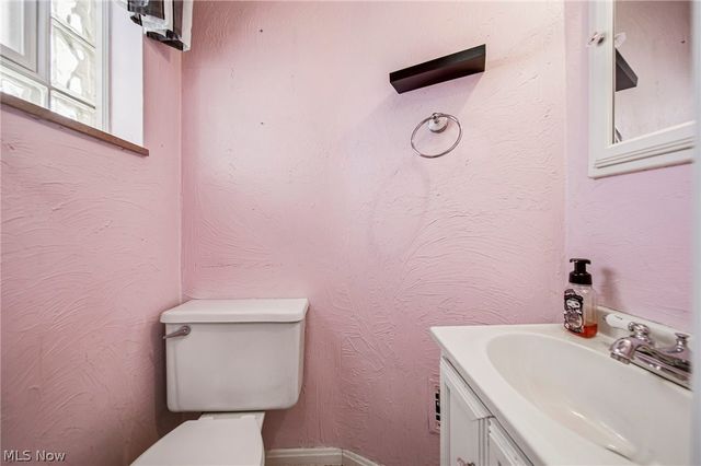 94 E 217th Street, Euclid, OH 44123