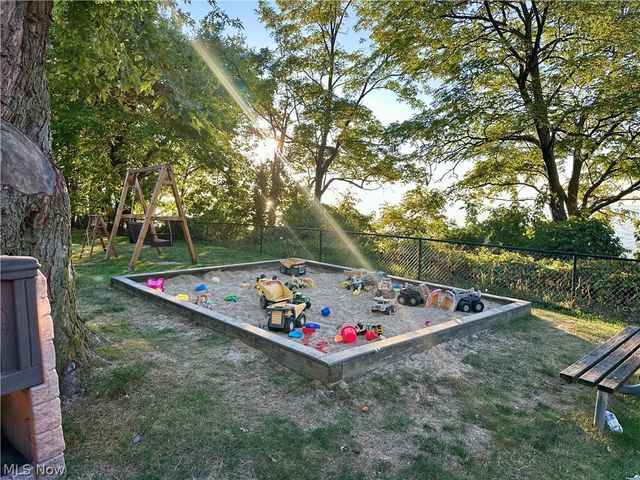 94 E 217th Street, Euclid, OH 44123