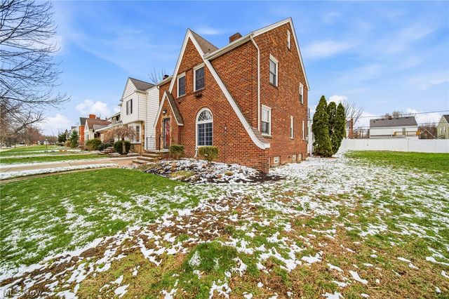 94 E 217th Street, Euclid, OH 44123