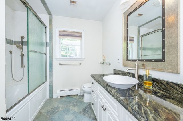 38 Oneida Ave, Hopatcong Boro, NJ 07843