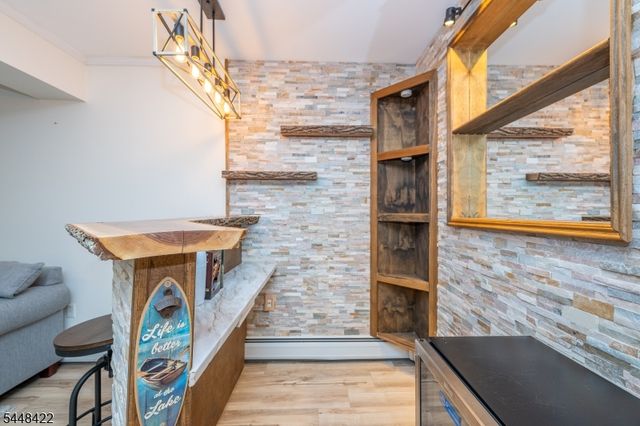 38 Oneida Ave, Hopatcong Boro, NJ 07843