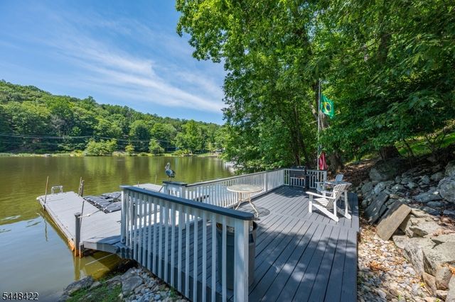 38 Oneida Ave, Hopatcong Boro, NJ 07843
