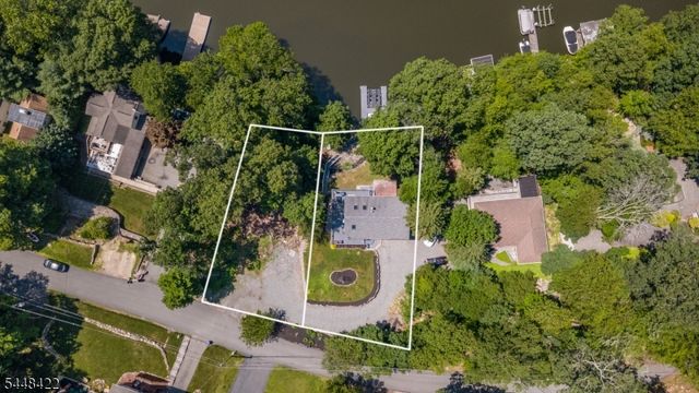 38 Oneida Ave, Hopatcong Boro, NJ 07843