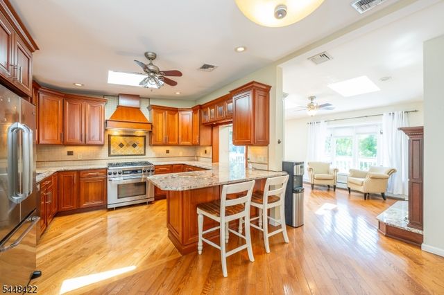 38 Oneida Ave, Hopatcong Boro, NJ 07843