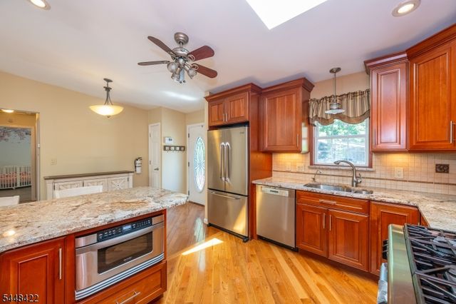 38 Oneida Ave, Hopatcong Boro, NJ 07843