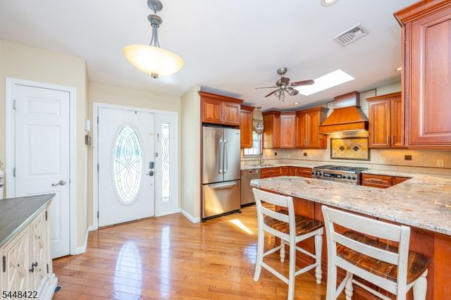 38 Oneida Ave, Hopatcong Boro, NJ 07843