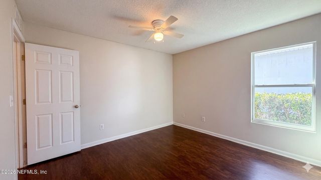 5462 VILLAGE POND Court, Jacksonville, FL 32210