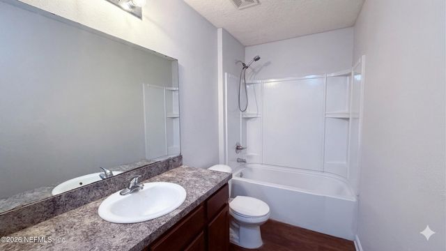 5462 VILLAGE POND Court, Jacksonville, FL 32210