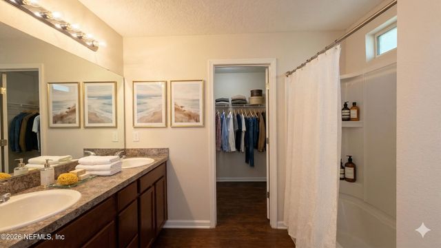 5462 VILLAGE POND Court, Jacksonville, FL 32210