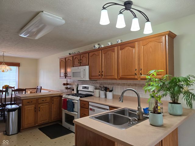 3393 W Sunset Drive N, Greenfield, IN 46140
