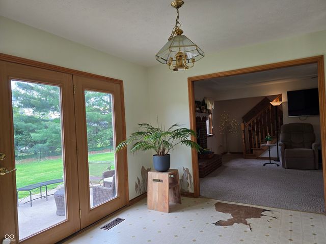 3393 W Sunset Drive N, Greenfield, IN 46140