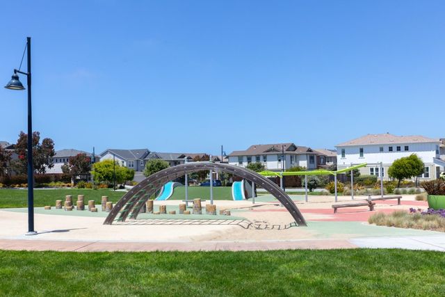 2720 Parkview Way, Marina, CA 93933