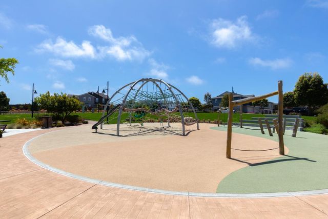 2720 Parkview Way, Marina, CA 93933