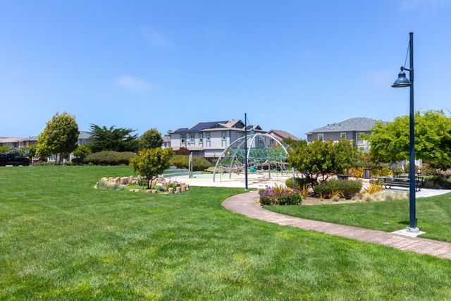 2720 Parkview Way, Marina, CA 93933