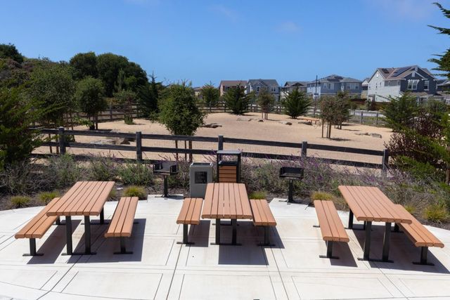 2720 Parkview Way, Marina, CA 93933