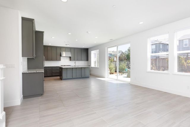 2720 Parkview Way, Marina, CA 93933