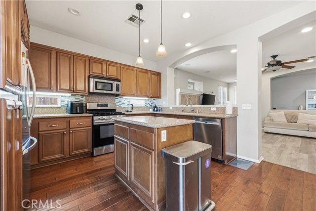 30196 Meadow Oaks Street, Menifee, CA 92585