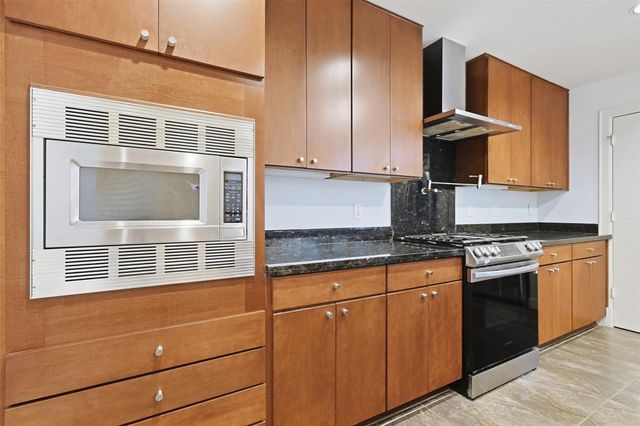 1719 Welch Street A, Houston, TX 77006